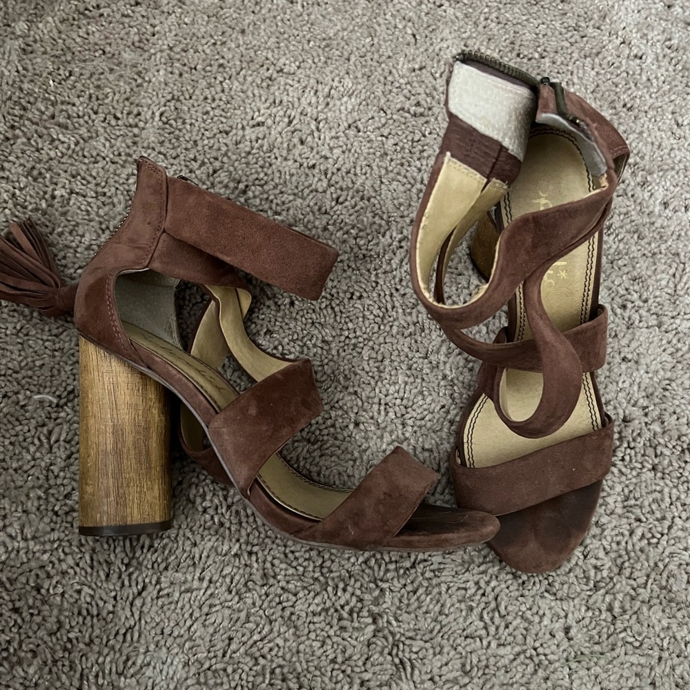 Splendid Suede Mauve Pink Tassel Heels Sandals Size 7
